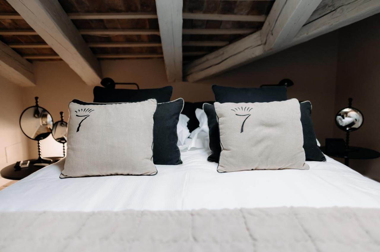 Seven Historical Suites Триест Экстерьер фото