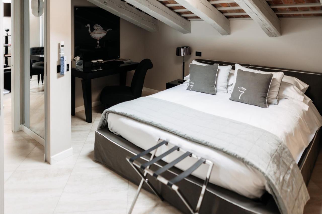Seven Historical Suites Триест Экстерьер фото