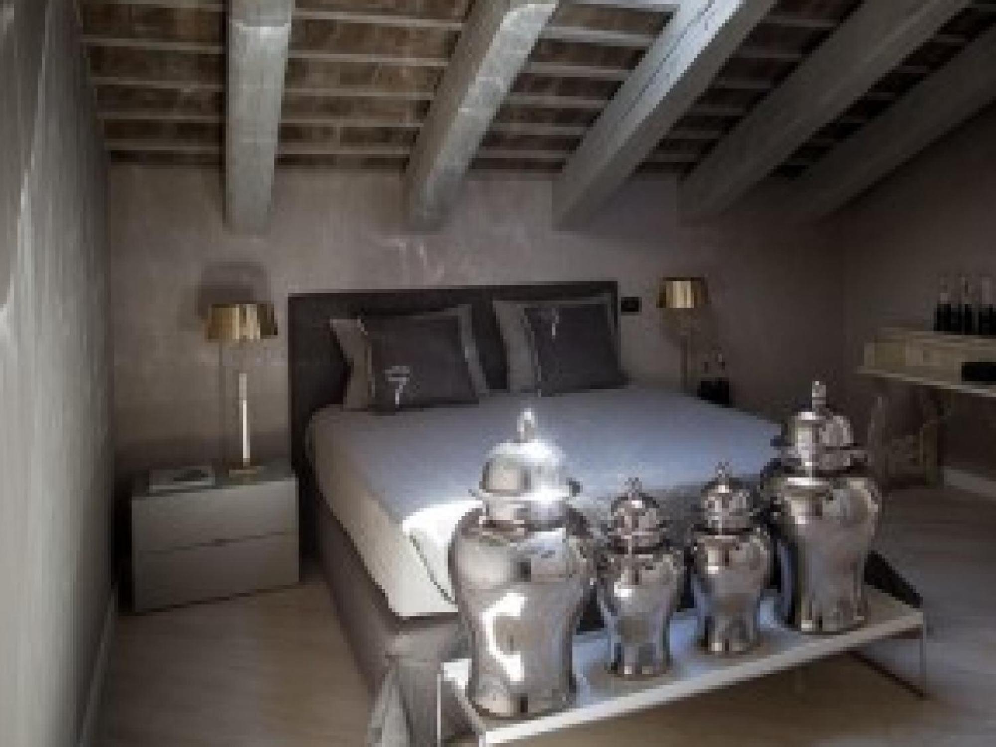 Seven Historical Suites Триест Номер фото