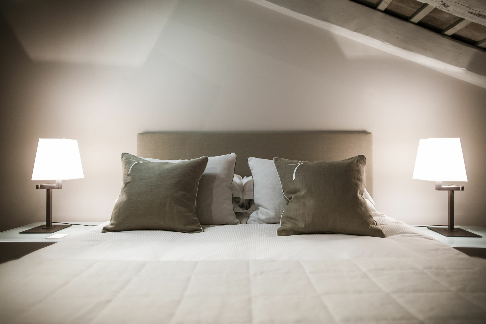 Seven Historical Suites Триест Экстерьер фото